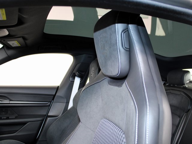 2025 Porsche Taycan 4 photo 19