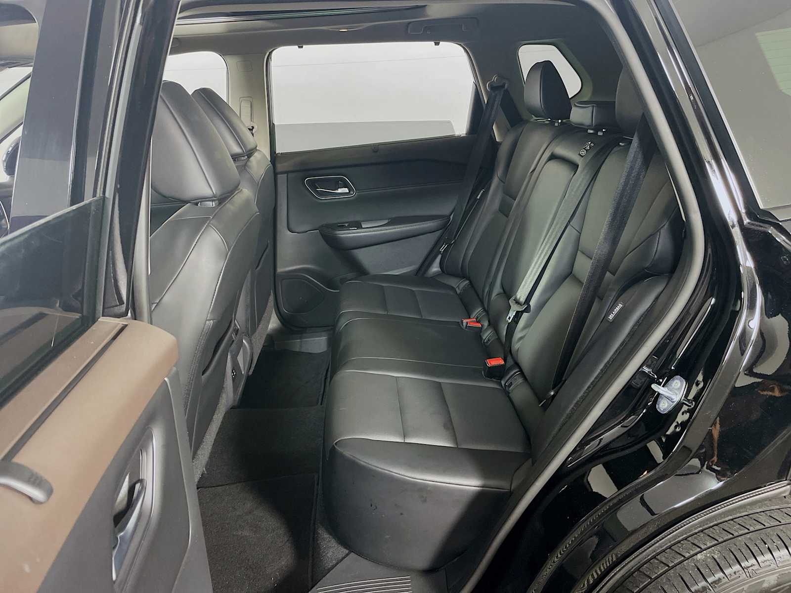 2021 Nissan Rogue SV photo 21