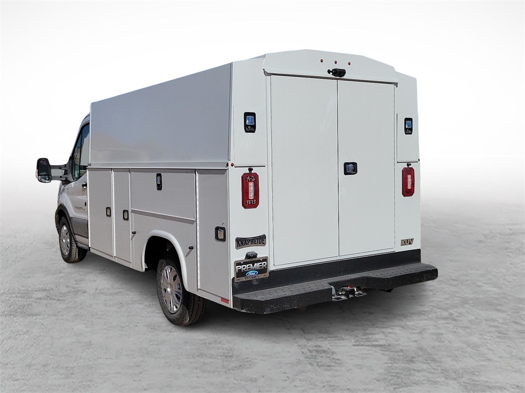 2024 Ford Transit Cutaway photo 4
