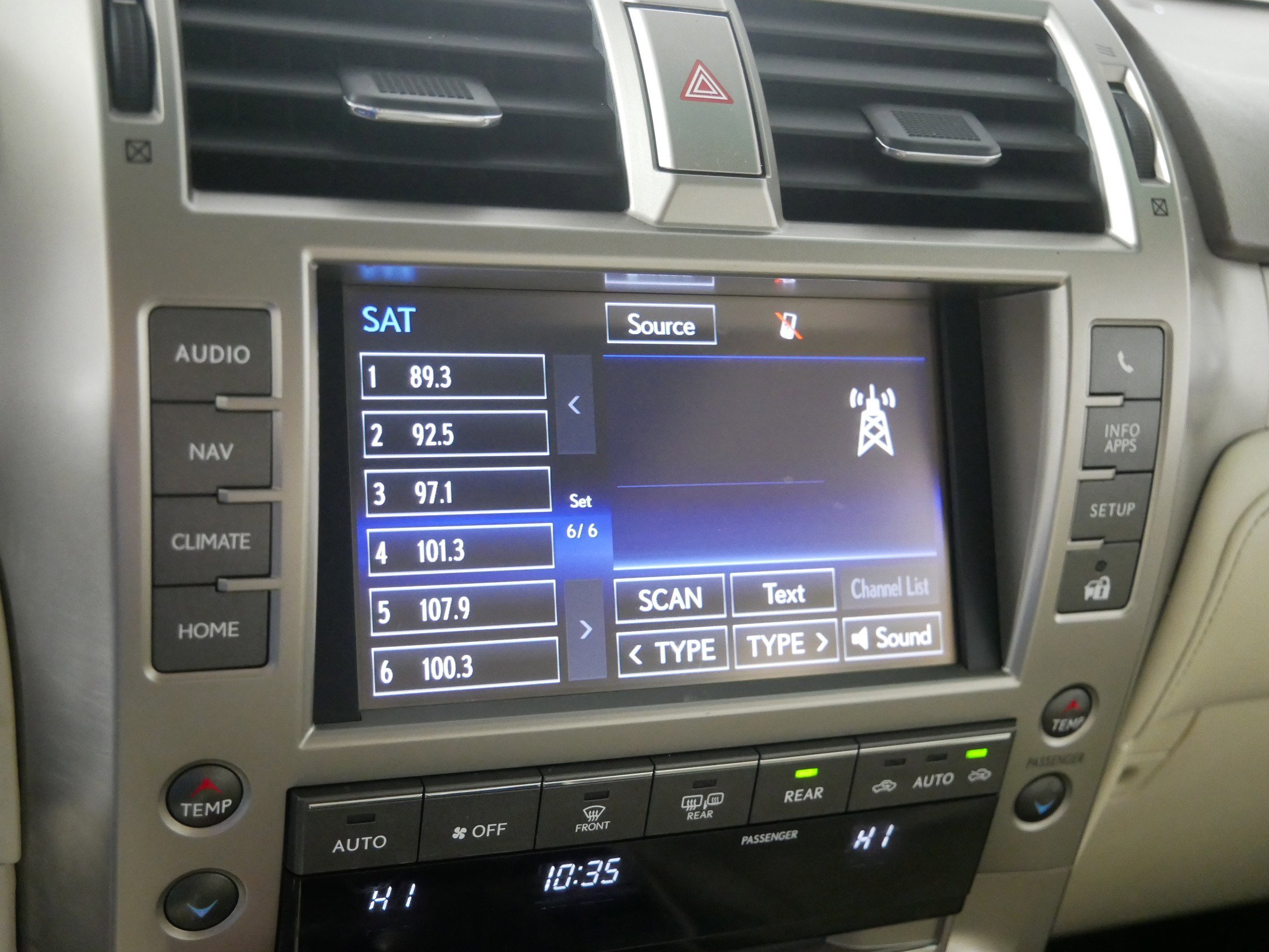 2017 Lexus GX 460 Luxury photo 33