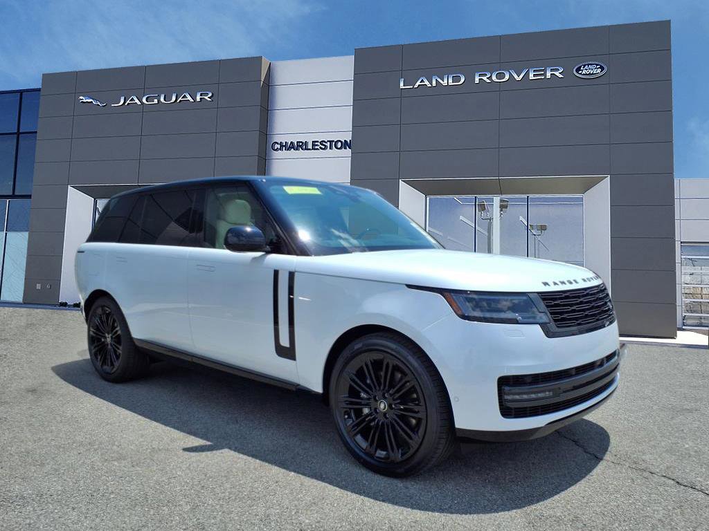 2025 Land Rover Range Rover SE photo 4