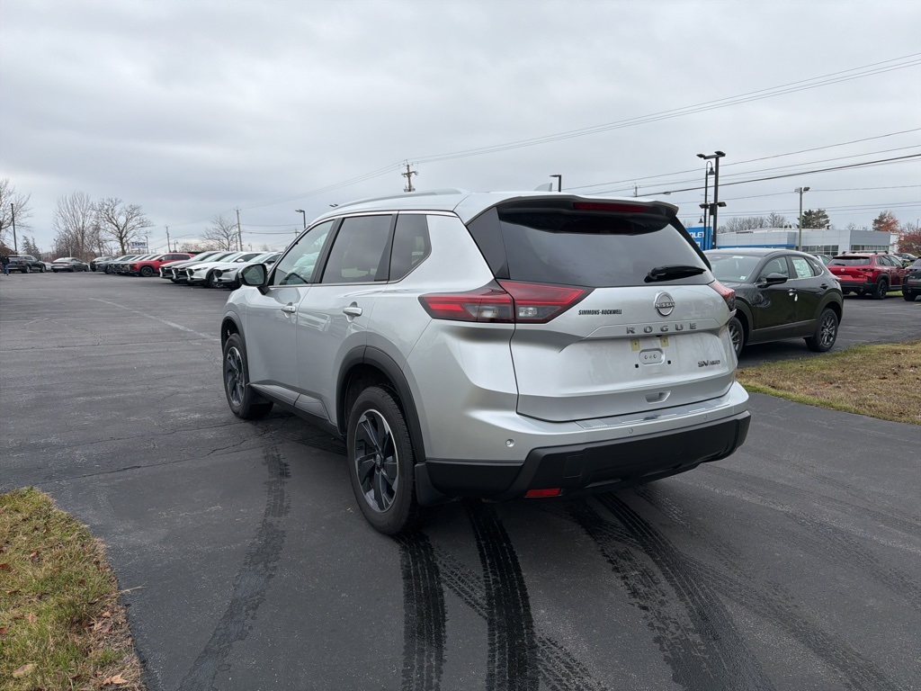 2024 Nissan Rogue SV photo 3