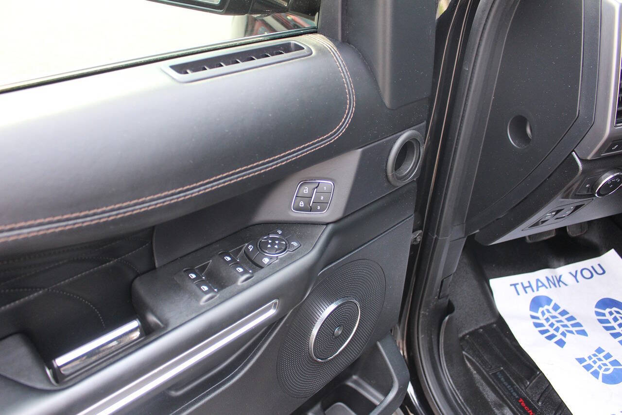 2020 Ford Expedition Platinum photo 19