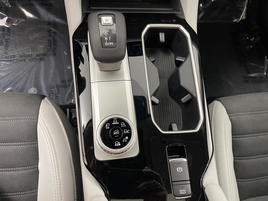 2025 Mitsubishi Outlander SE photo 12