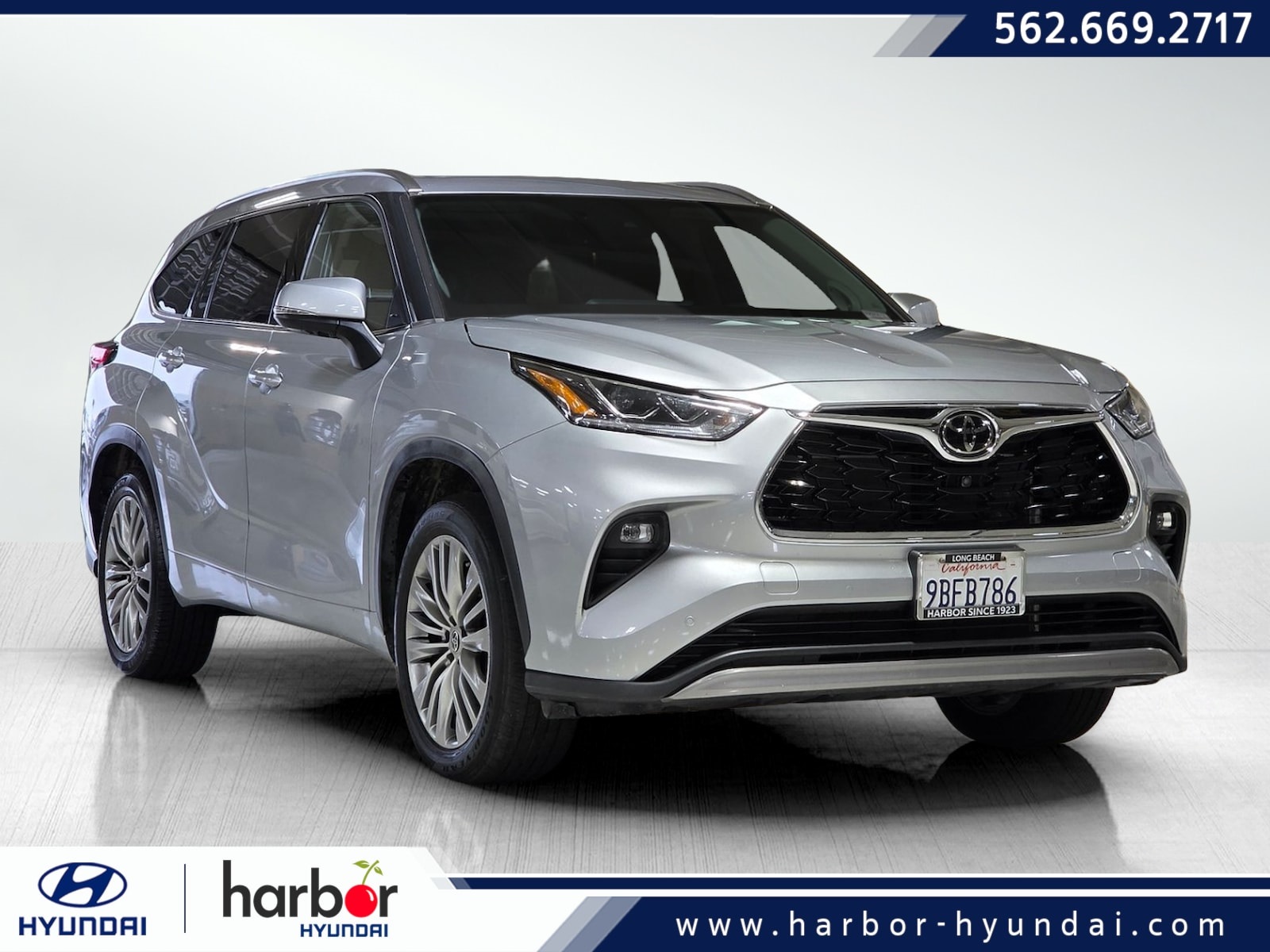 2022 Toyota Highlander Platinum's photo