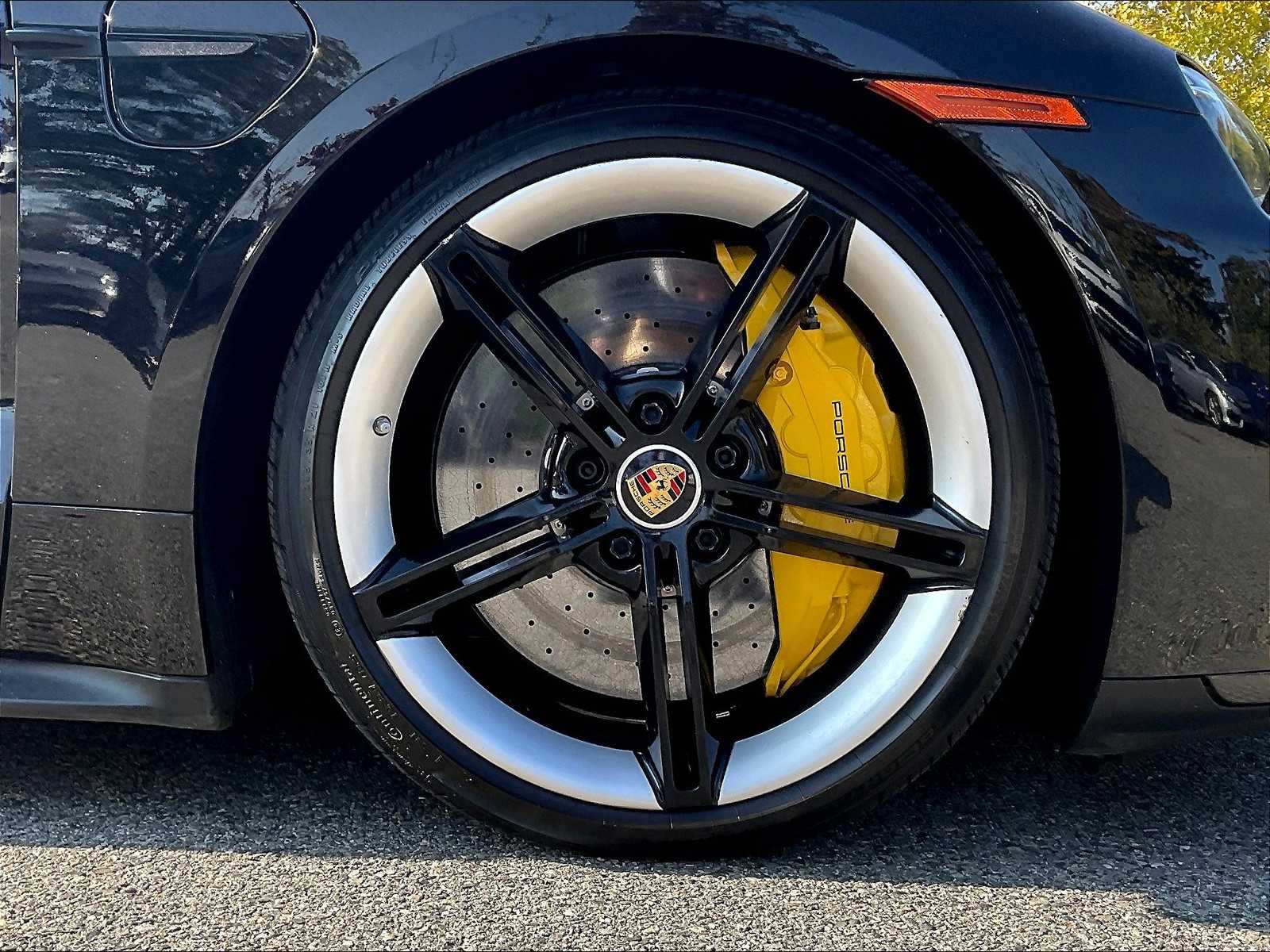 2021 Porsche Taycan Turbo S photo 7