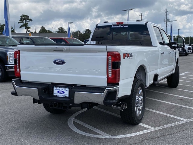 2025 Ford F-350 Lariat photo 2