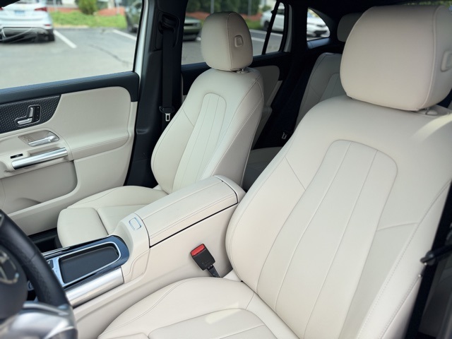 2025 Mercedes Benz GLA 250 4MATIC photo 8