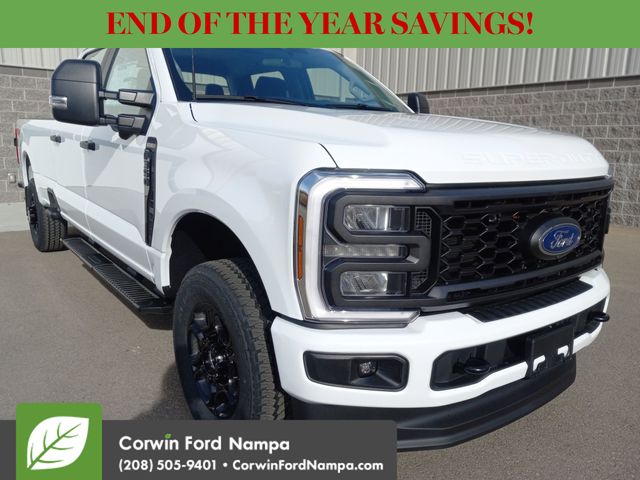 2026 Ford F-350 Super Duty XL's photo