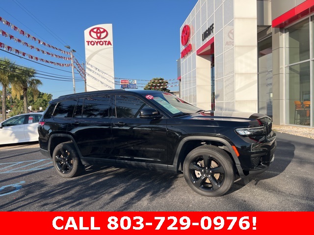 2023 Jeep Grand Cherokee Altitude photo 2