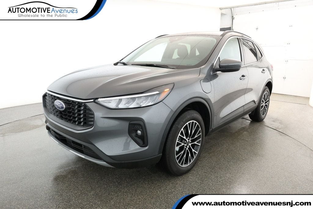 2025 Ford Escape PHEV's photo