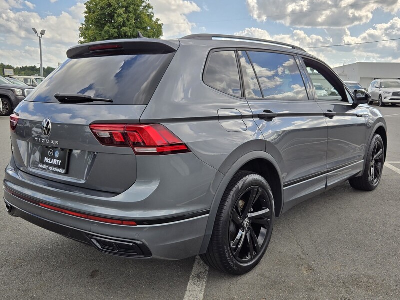 2023 Volkswagen Tiguan SE R-Line Black photo 2