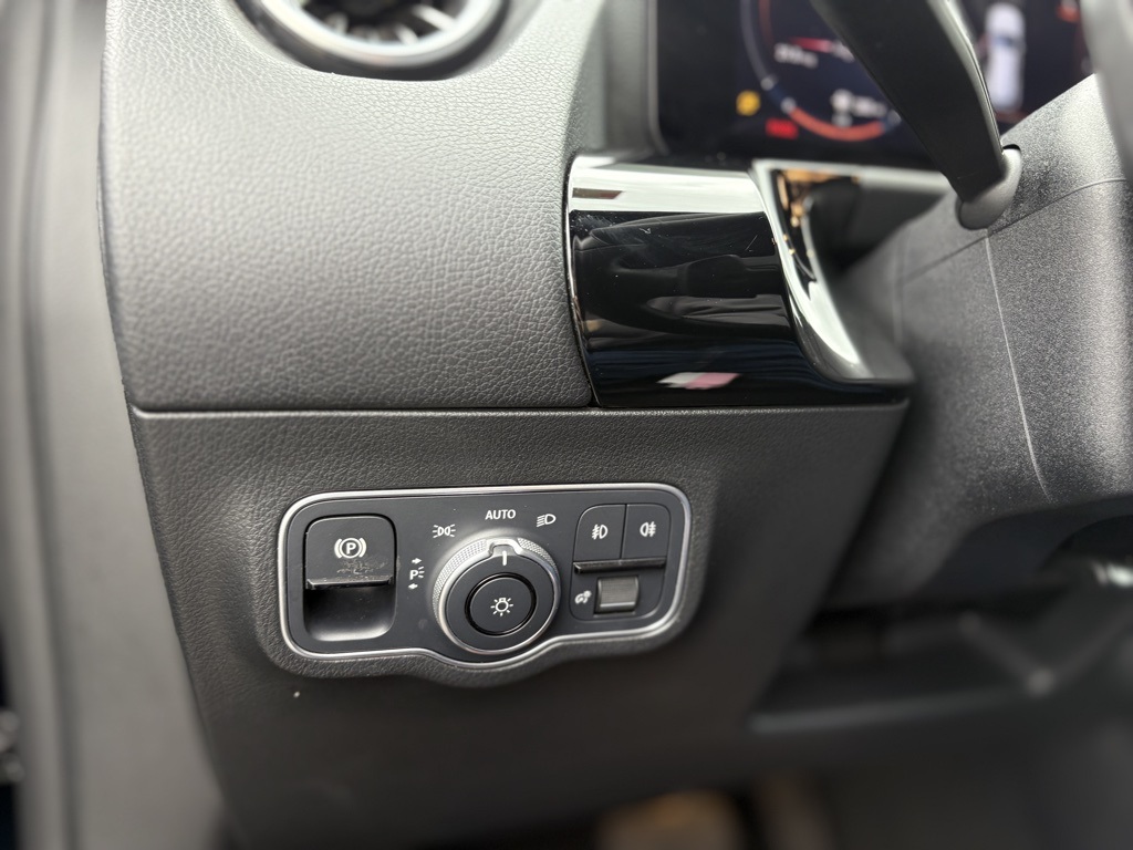 2022 Mercedes Benz GLA 250 photo 18