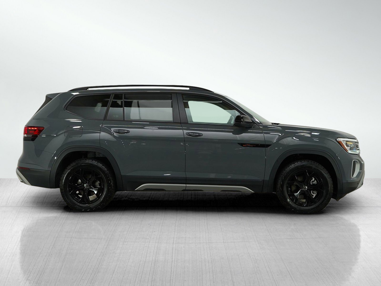 2024 Volkswagen Atlas Peak Edition SE Technology photo 6
