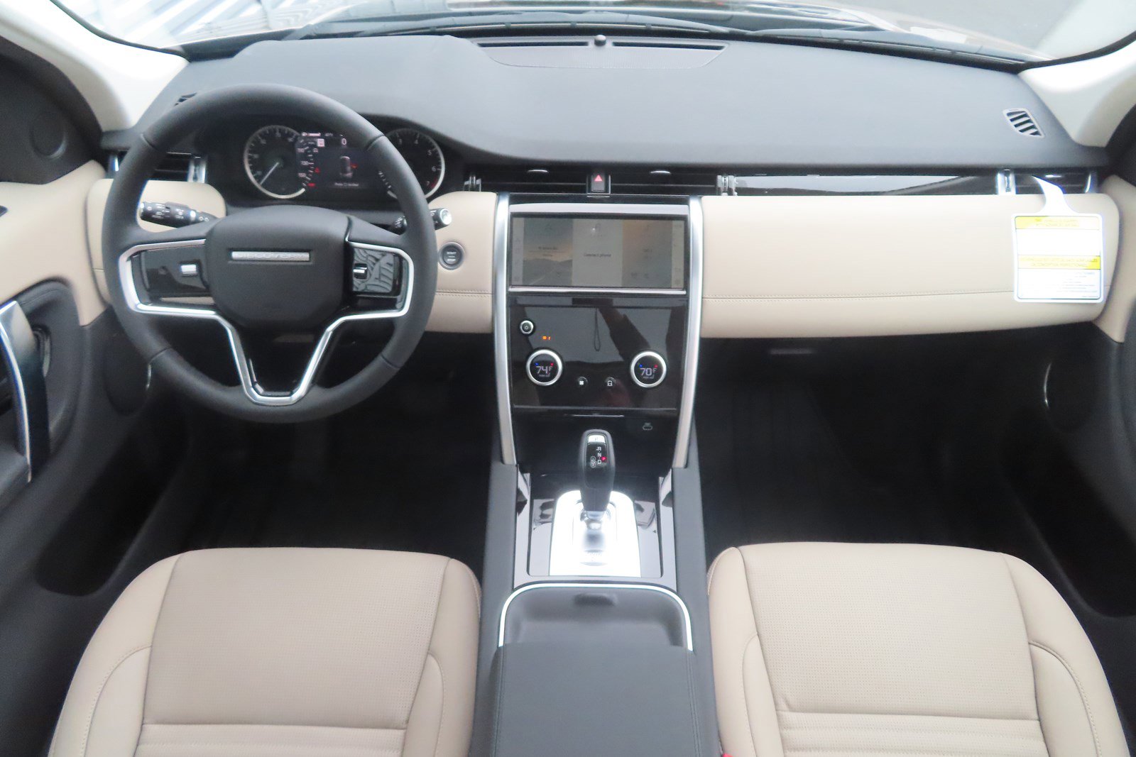 2023 Land Rover Discovery Sport S photo 5