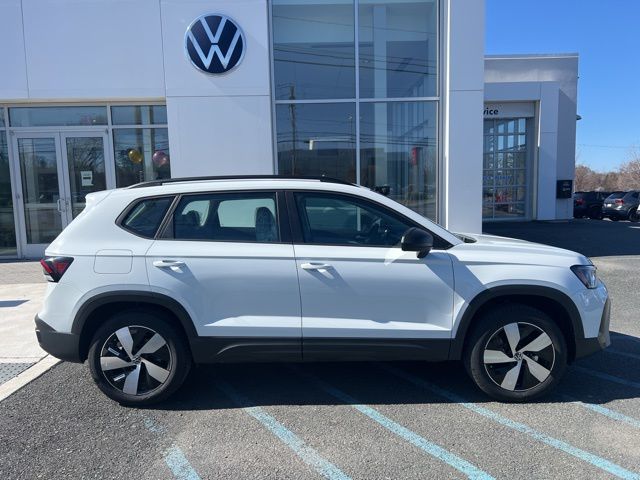 2025 Volkswagen Taos S photo 2