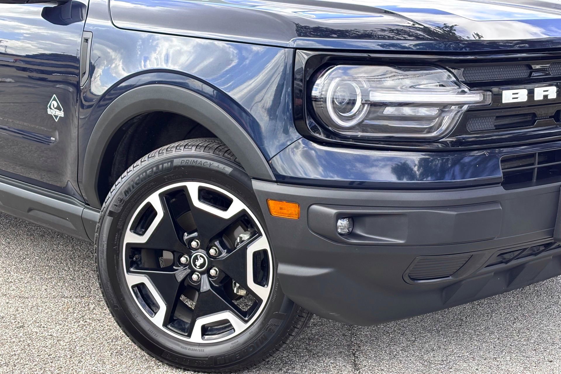 2022 Ford Bronco Sport Outer Banks photo 2