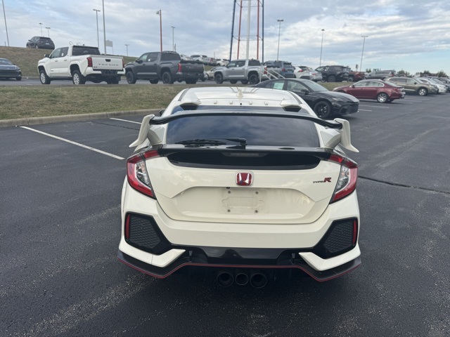 2017 Honda Civic Type R Touring photo 4