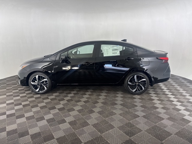 2025 Nissan Versa 1.6 SR photo 6
