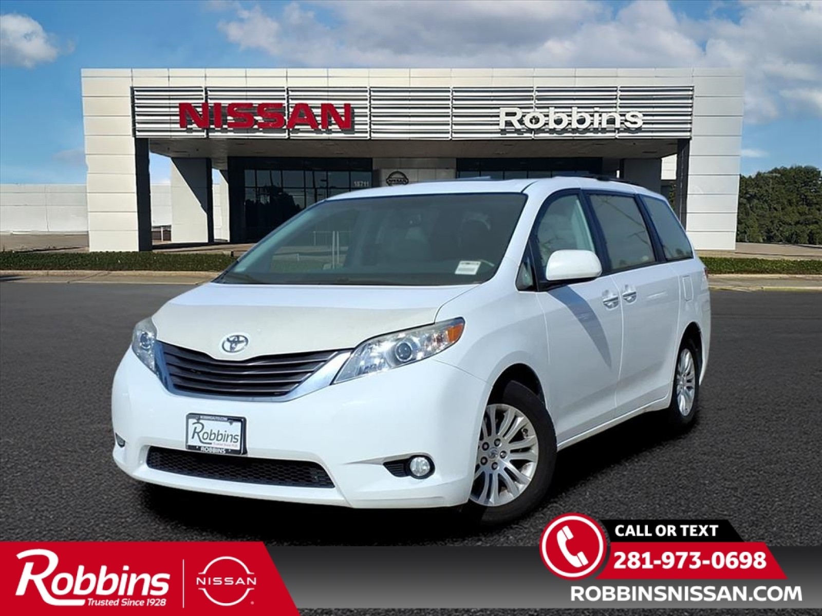 2011 Toyota Sienna XLE's photo