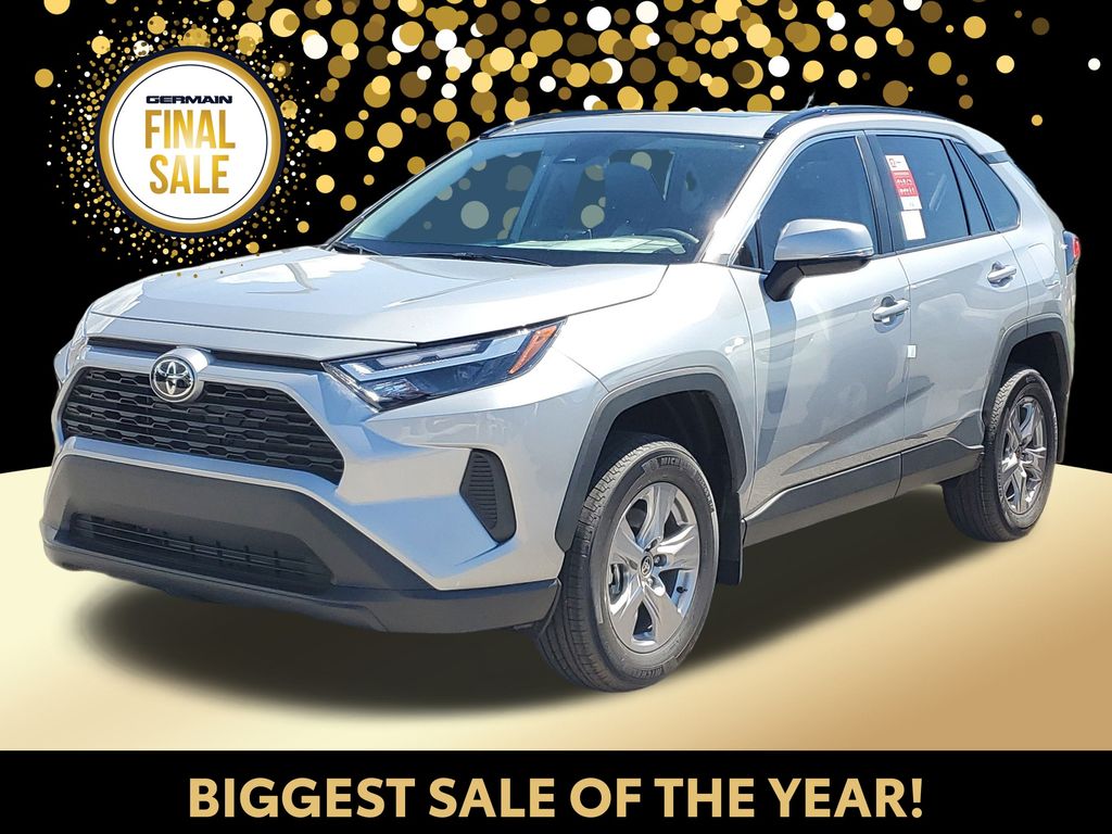 2025 Toyota RAV4 XLE's photo