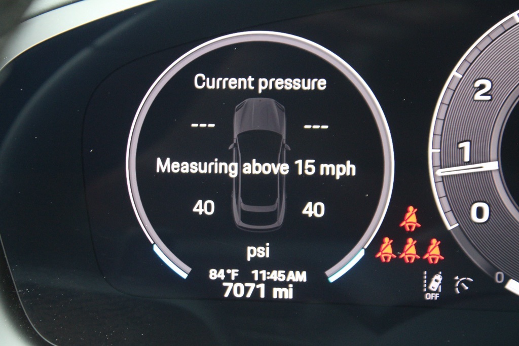 2025 Porsche Cayenne Coupe Base photo 25