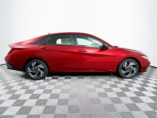 2025 Hyundai Elantra SEL Sport photo 6