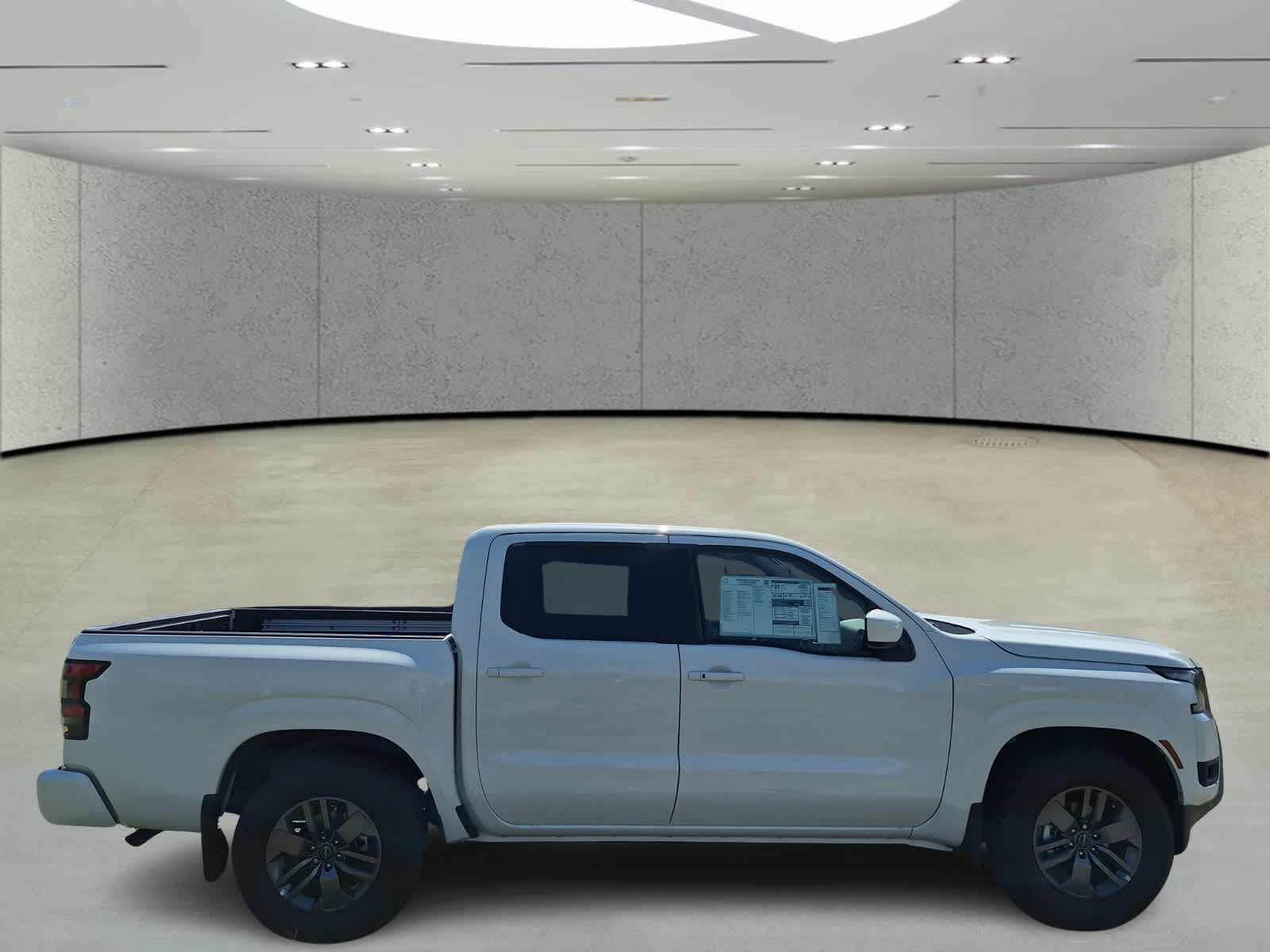 2025 Nissan Frontier Crew Cab SV photo 6