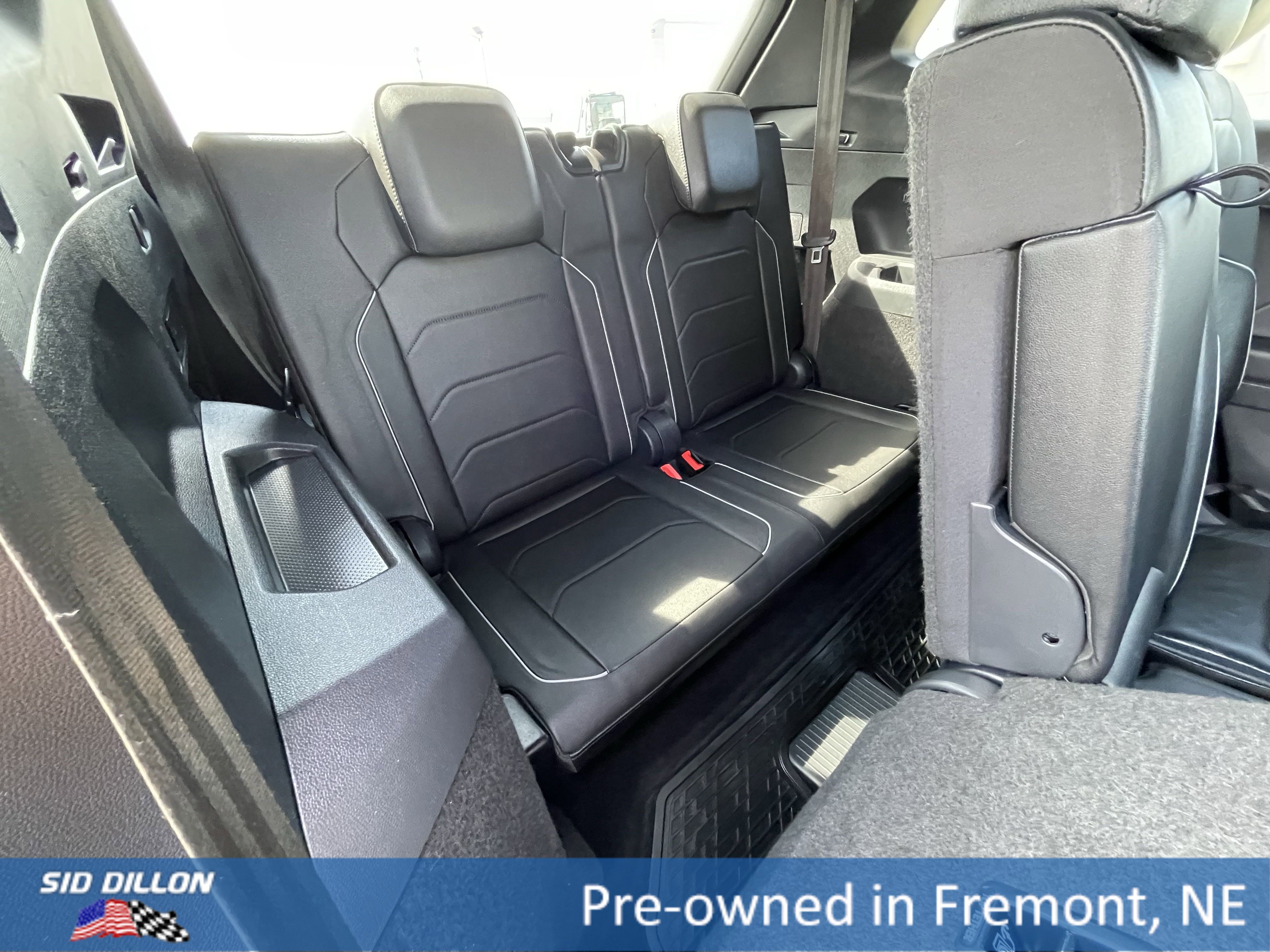 2019 Volkswagen Tiguan SEL Premium R-Line photo 3