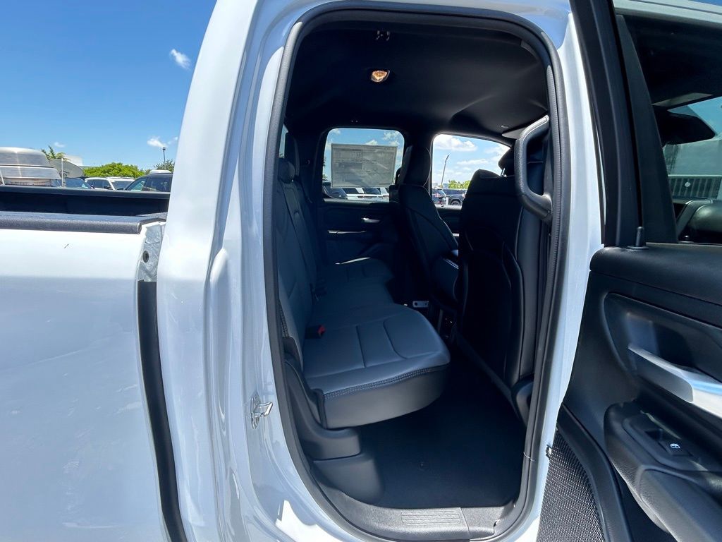 2025 Ram 1500 Tradesman photo 17