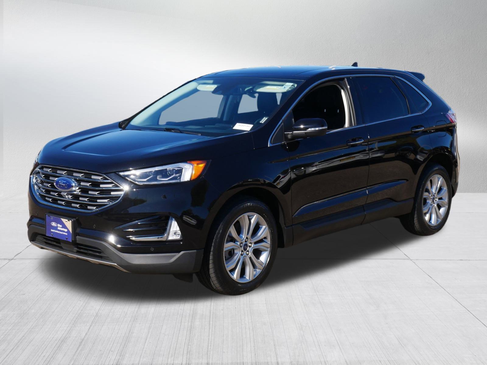 2022 Ford Edge Titanium photo 3