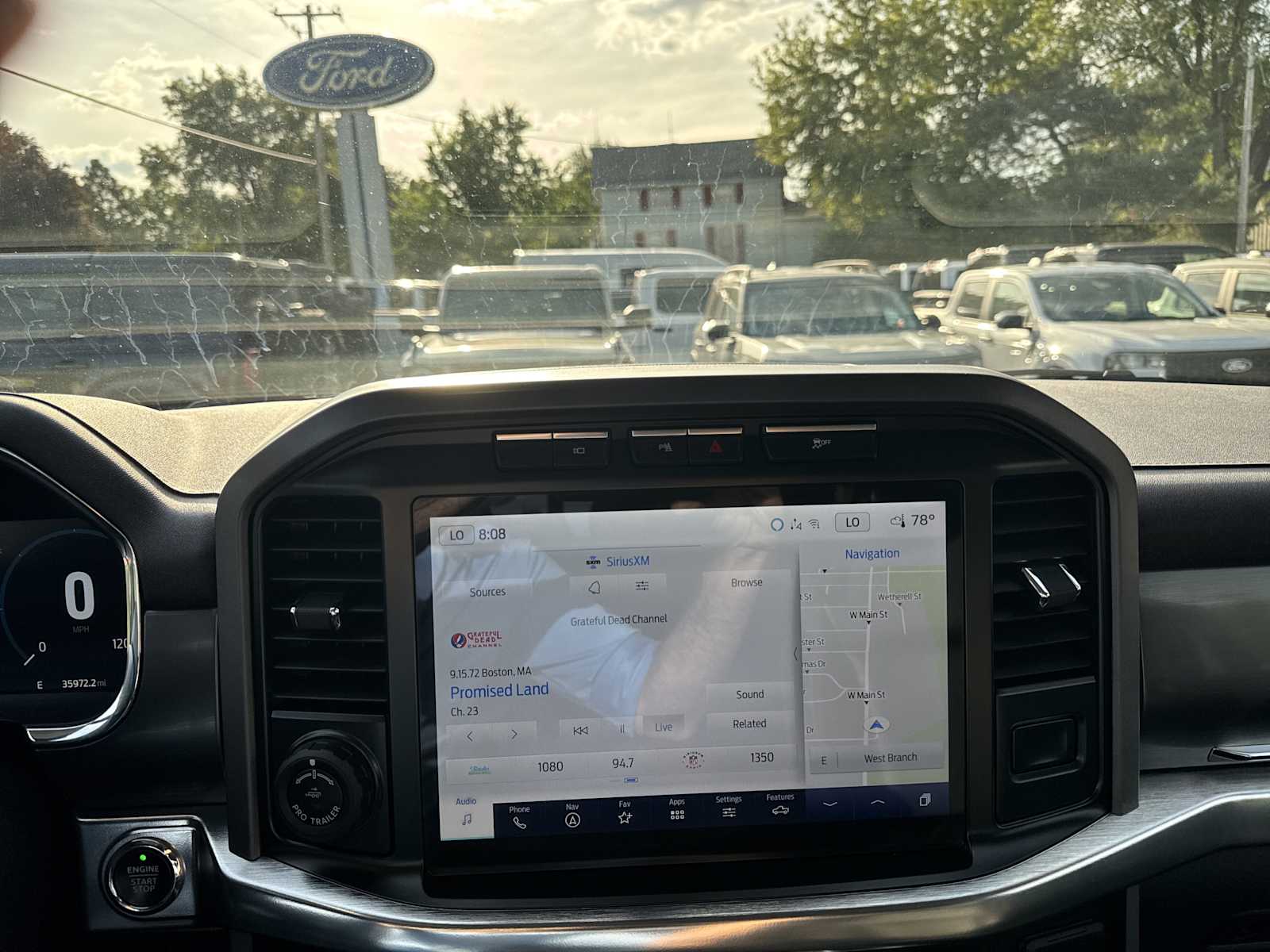 2022 Ford F-150 Lariat photo 26