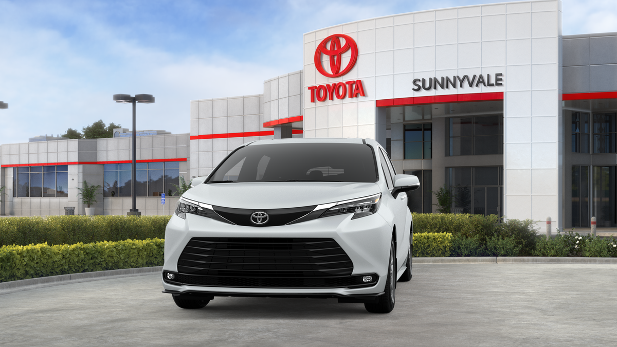 2026 Toyota Sienna XLE photo 4