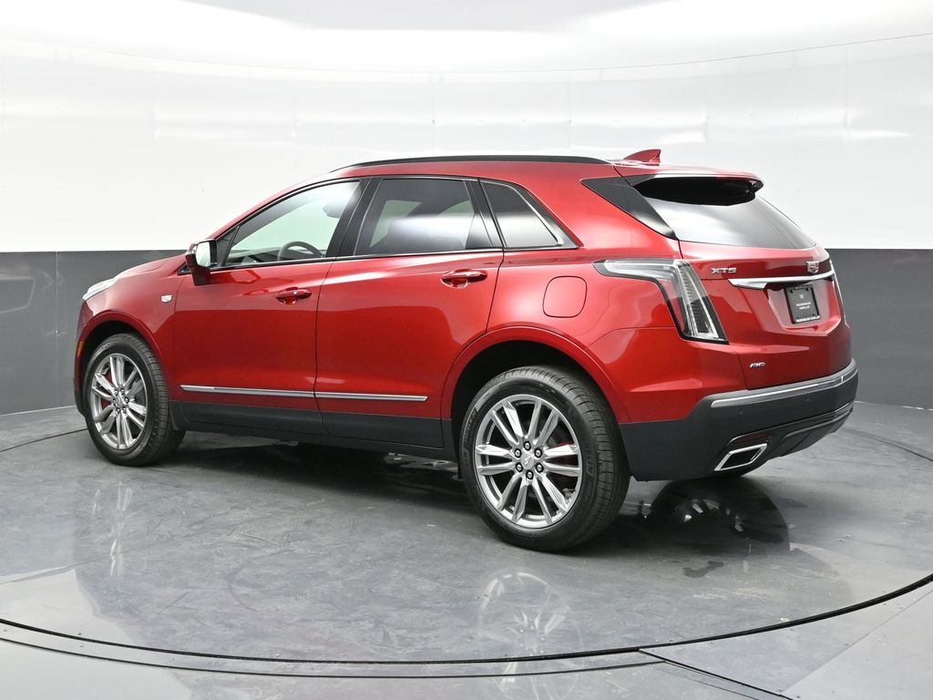 2025 Cadillac XT5 Sport photo 3
