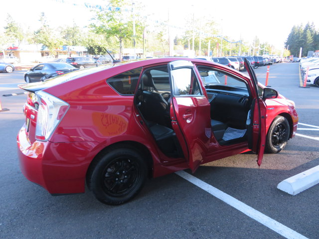 2015 Toyota Prius Four photo 8