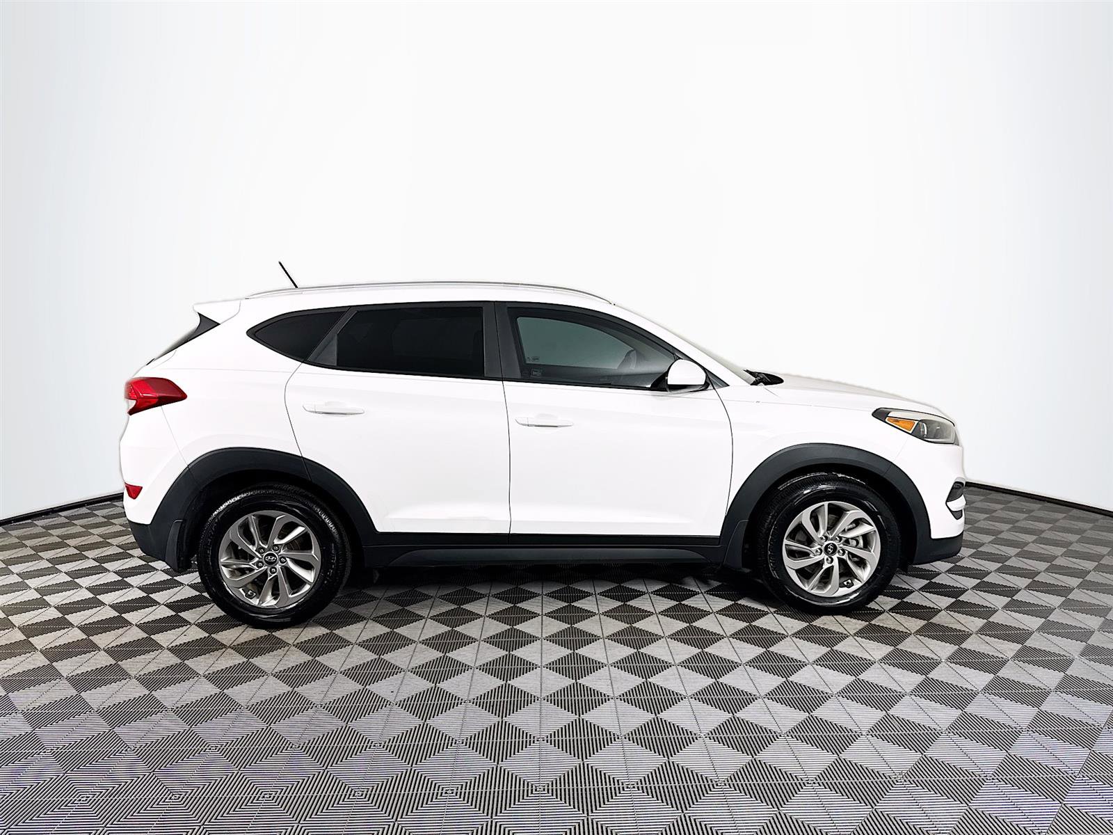 2017 Hyundai Tucson SE photo 4