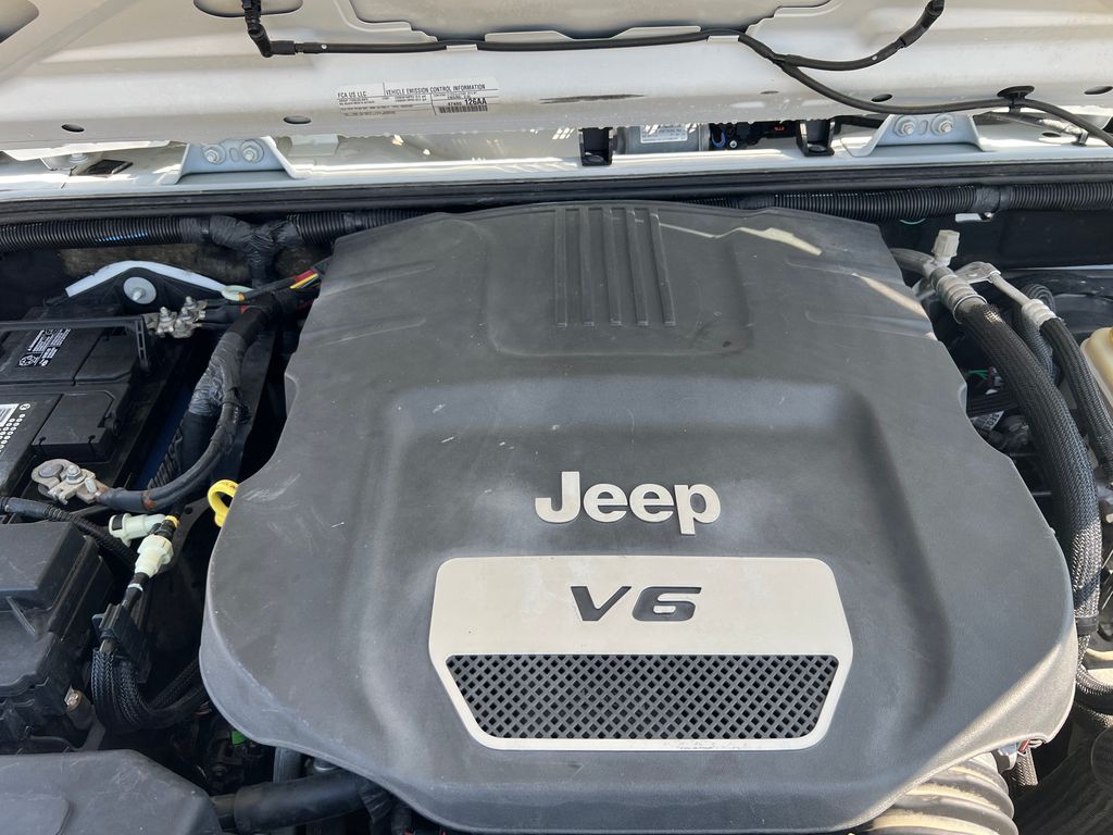 2015 Jeep Wrangler Unlimited Sport photo 18