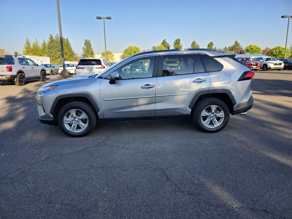 2023 Toyota RAV4 Hybrid LE photo 3