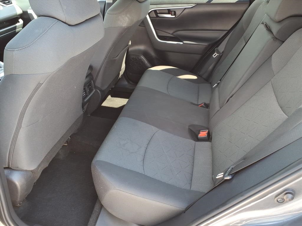 2023 Toyota RAV4 XLE photo 5