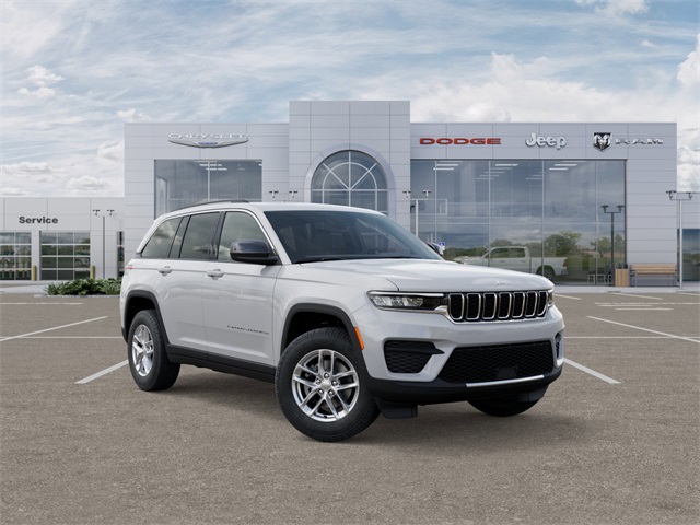 2025 Jeep Grand Cherokee Laredo X photo 3