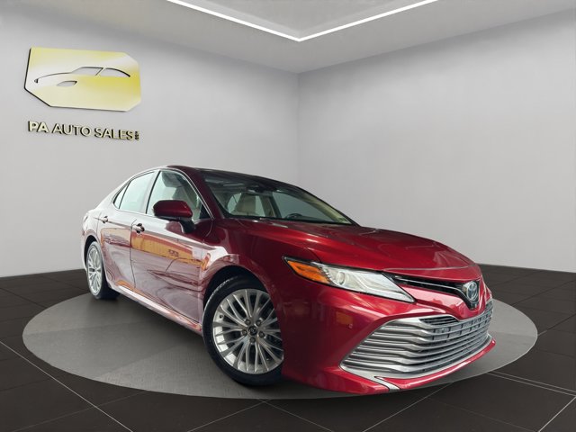 2018 Toyota Camry XLE's photo