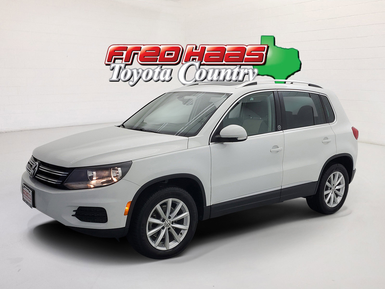 2017 Volkswagen Tiguan Wolfsburg Edition's photo