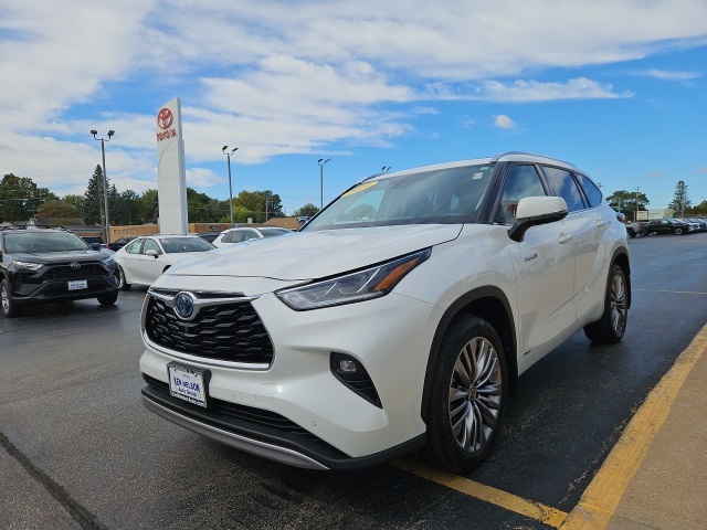 2021 Toyota Highlander Hybrid Platinum photo 3