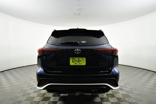 2024 Toyota Highlander LE photo 11