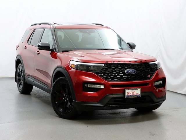 2022 Ford Explorer ST's photo