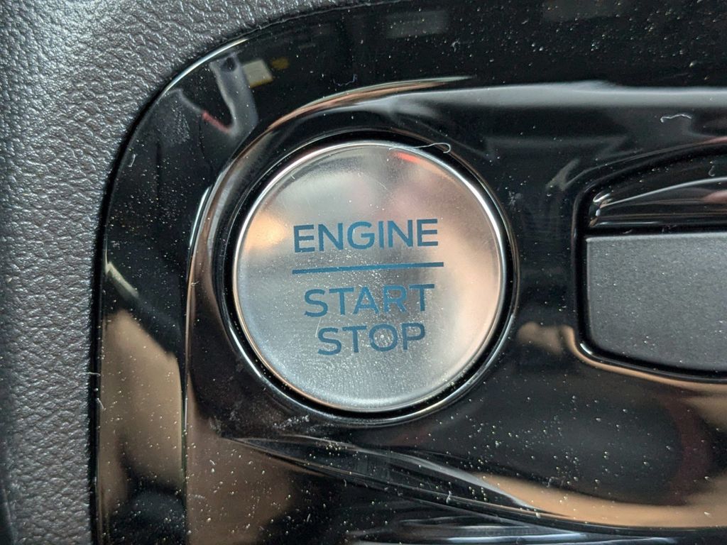 2025 Ford Escape ST-Line photo 31