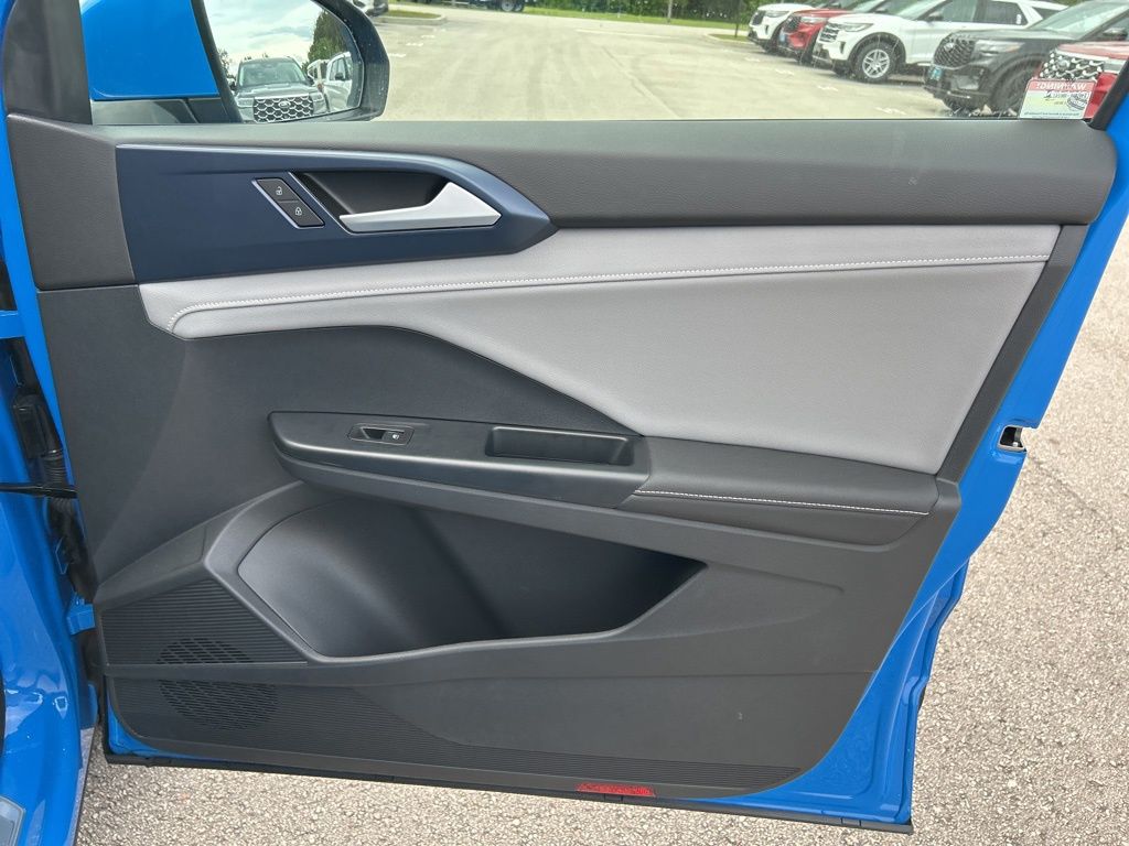 2024 Volkswagen Taos SE photo 37