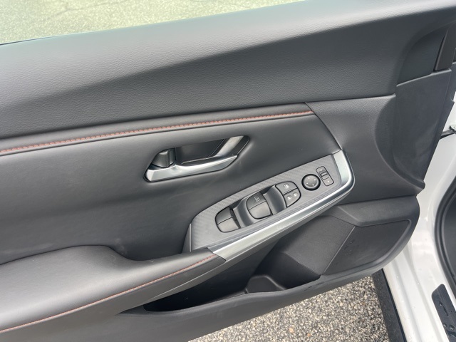2025 Nissan Sentra SR Midnight Edition photo 4