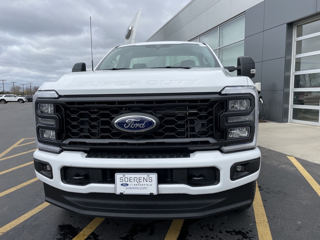 2025 Ford F-250 XL photo 4