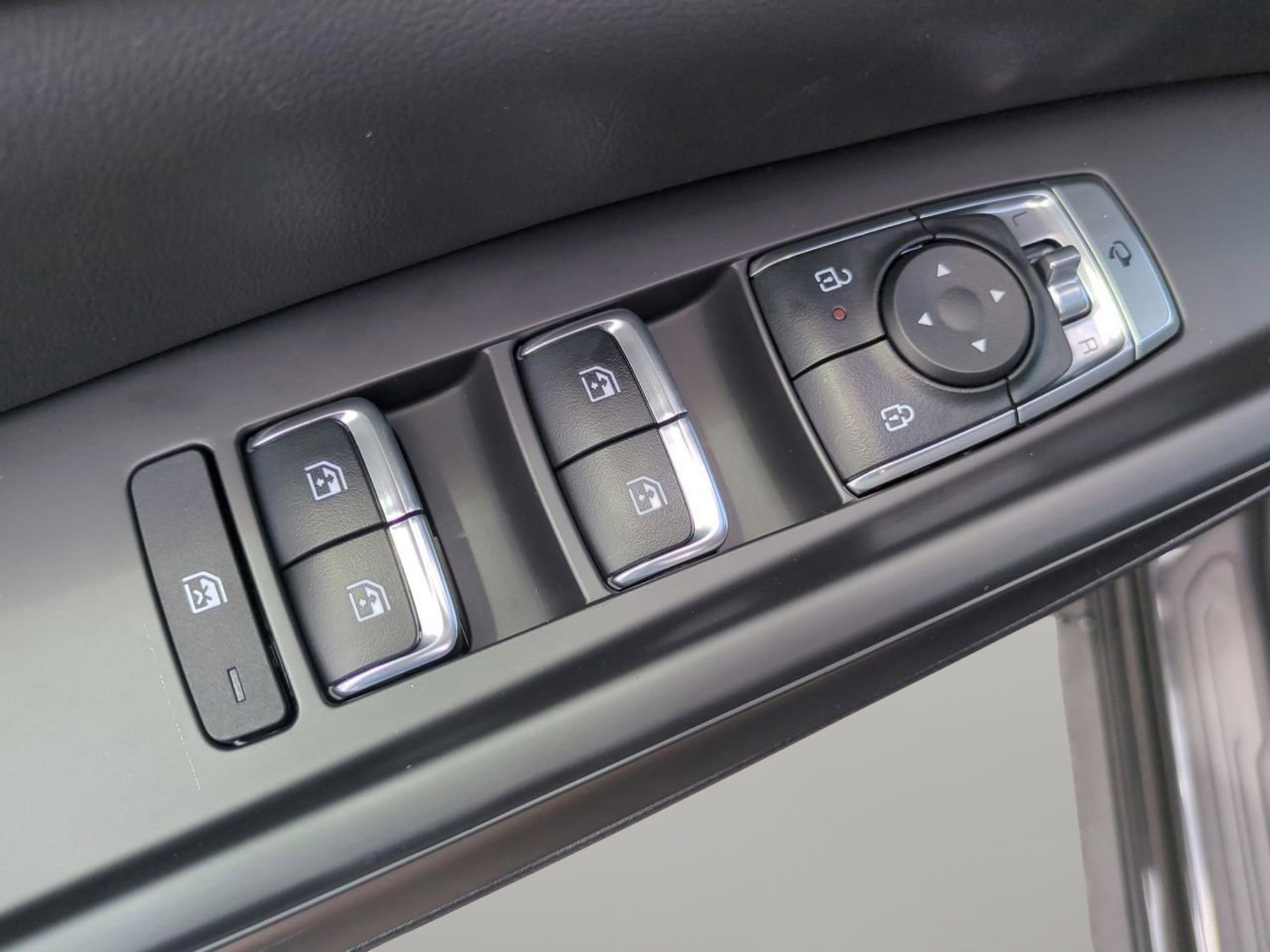 2026 Kia Carnival SX Prestige photo 9